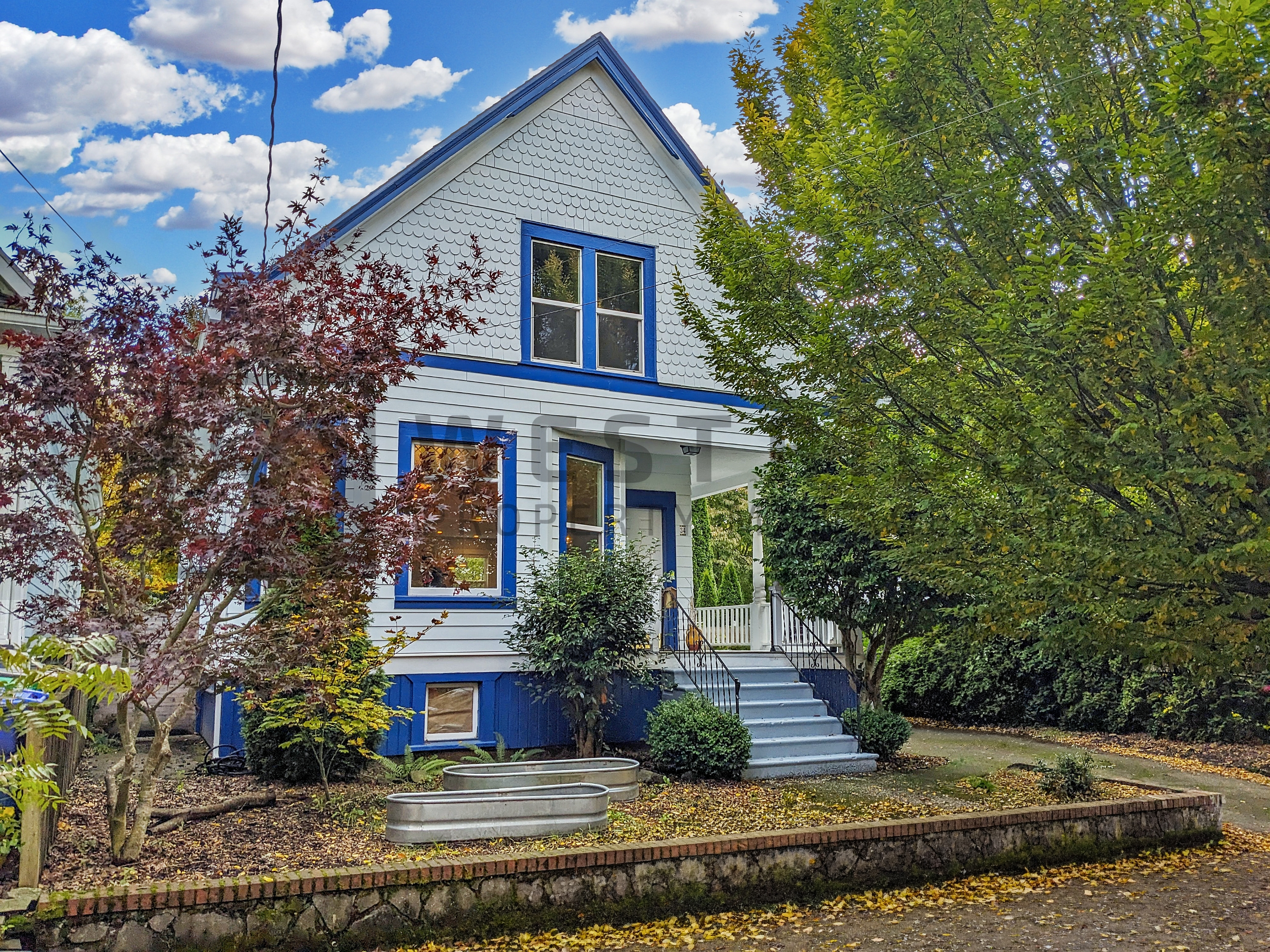 34 NE Ivy Street