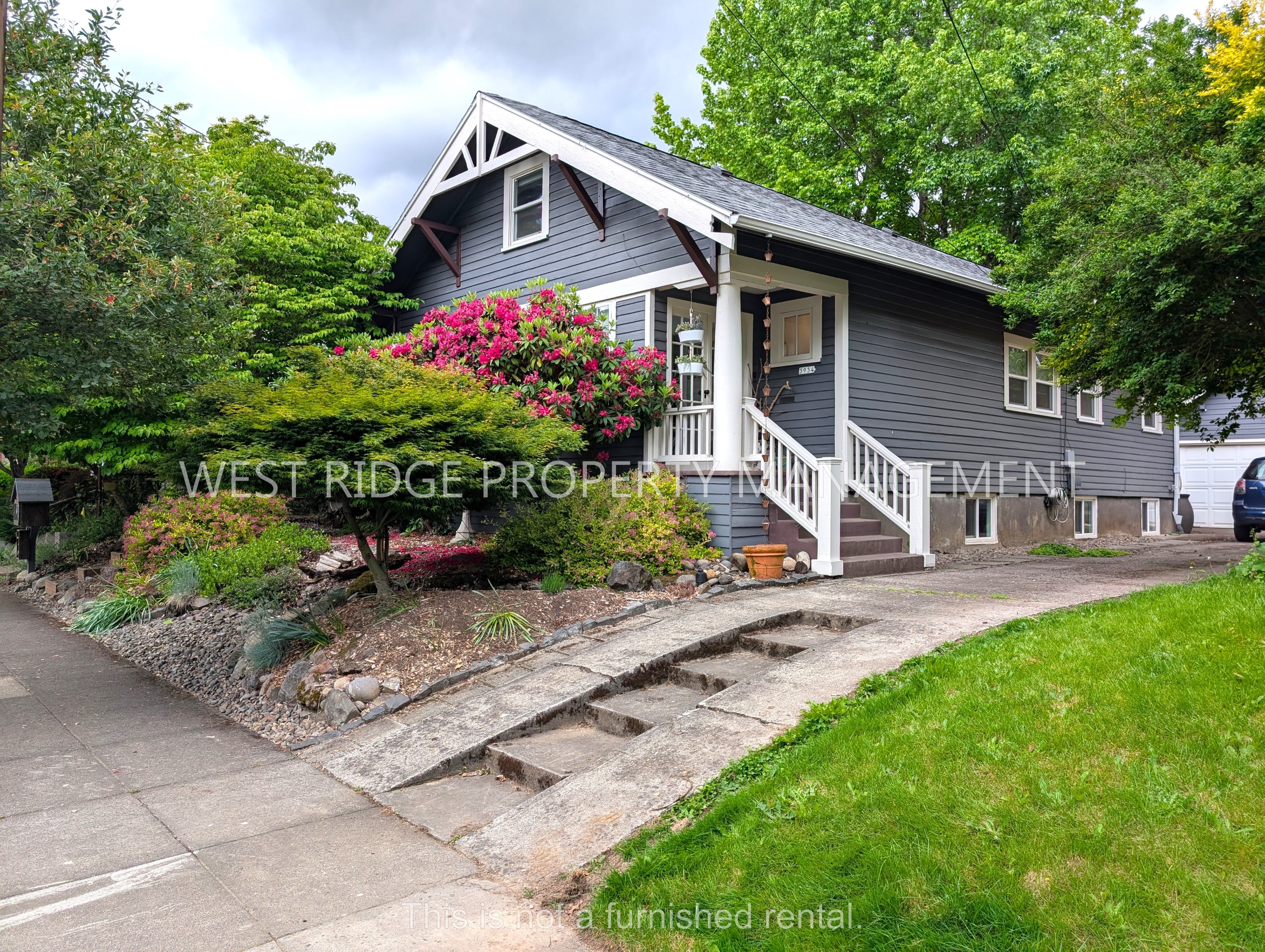 3934 SE 33rd Place